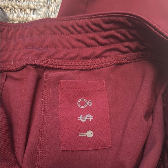 2 Pairs of Figs Zamora Jogger Scrub Pants, Burgundy, XS - Picture 7 of 8